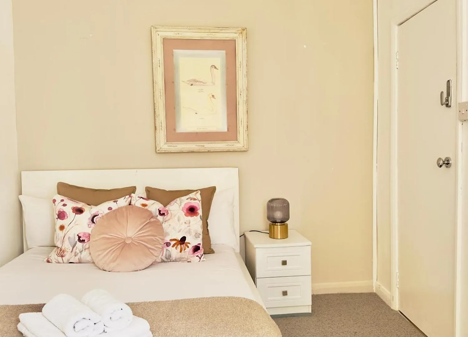 Shoreditch Rooms London 0*,